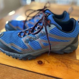 Columbia Men’s 9.5 Techlite Omni Grip sole hiking shoes EUC